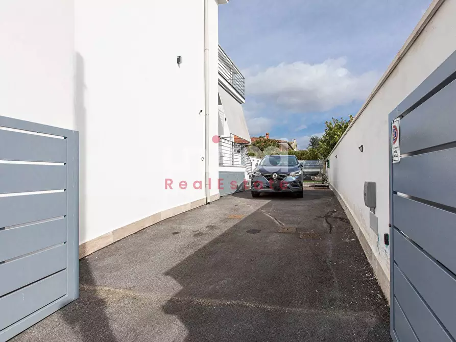 Immagine 34 di Villa in vendita  in Via Alessandro Capalti a Roma