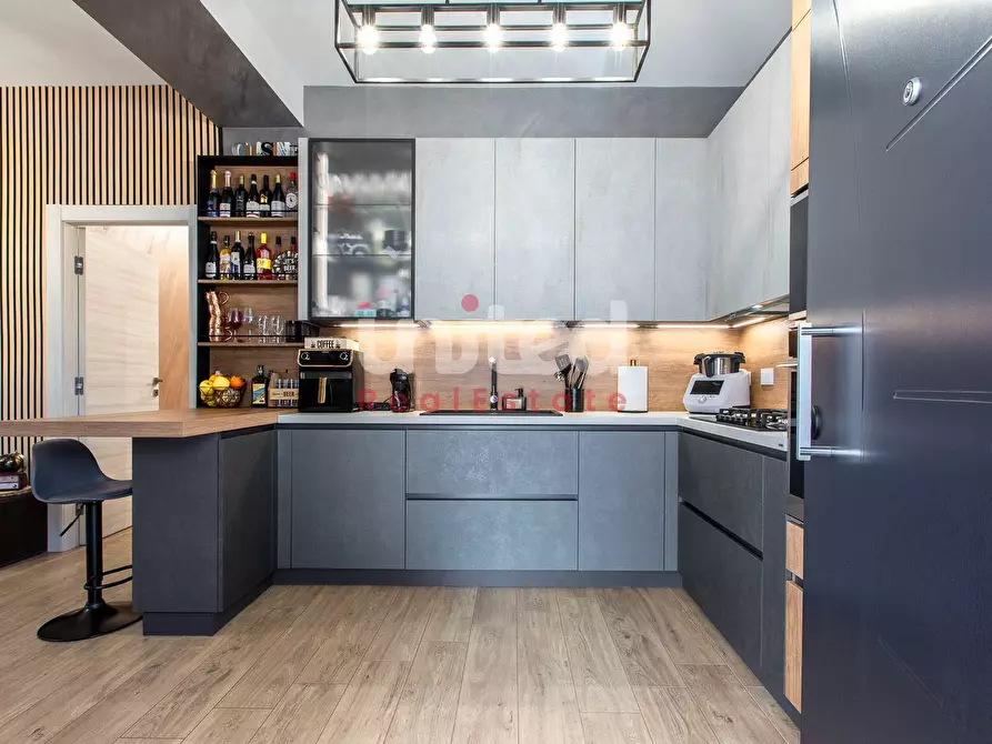 Immagine 4 di Villa in vendita  in Via Alessandro Capalti a Roma