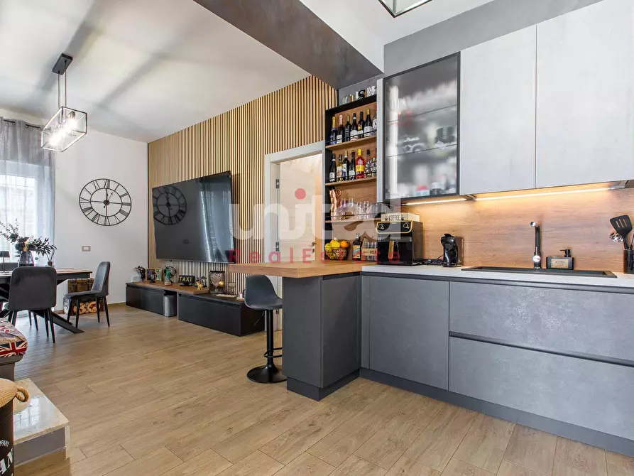 Immagine 5 di Villa in vendita  in Via Alessandro Capalti a Roma