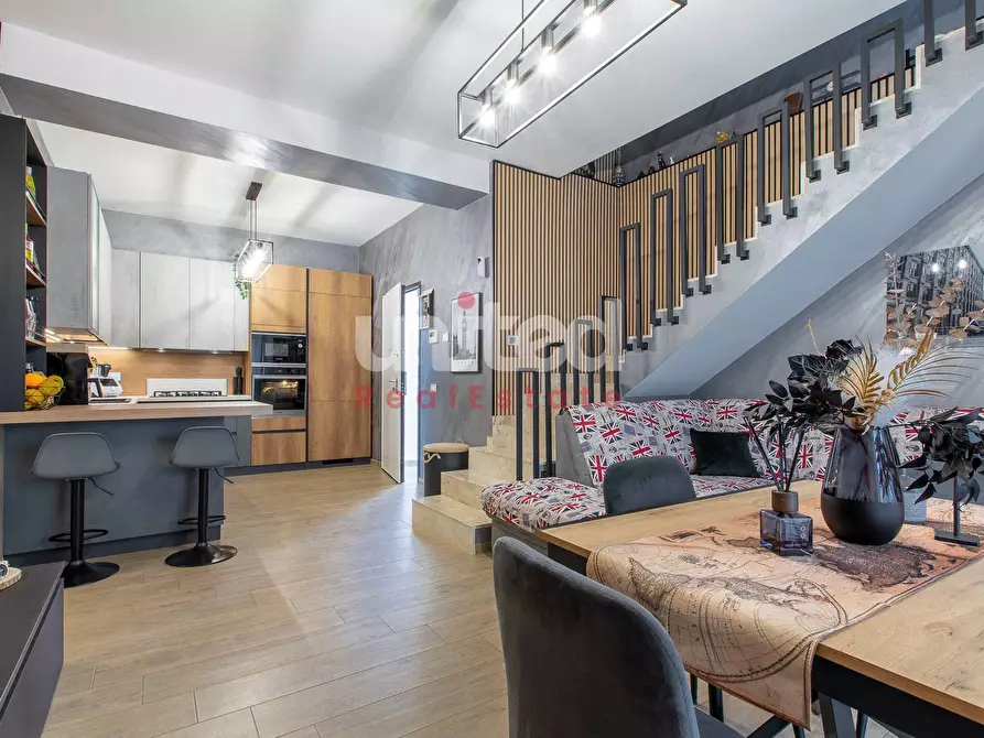 Immagine 1 di Villa in vendita  in Via Alessandro Capalti a Roma