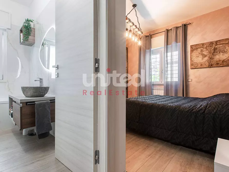 Immagine 15 di Villa in vendita  in Via Alessandro Capalti a Roma