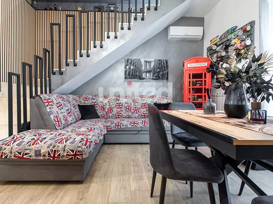 Immagine 21 di Villa in vendita  in Via Alessandro Capalti a Roma