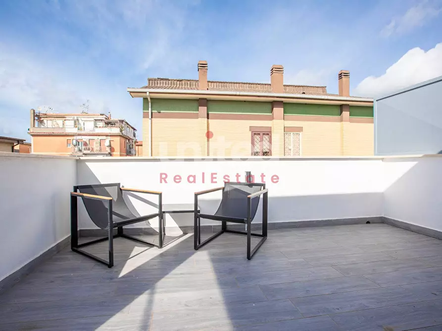 Immagine 30 di Villa in vendita  in Via Alessandro Capalti a Roma