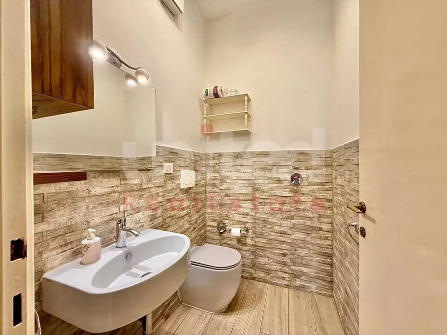 Immagine 9 di Villa in vendita  in Via Partenio Di Nicea a Roma