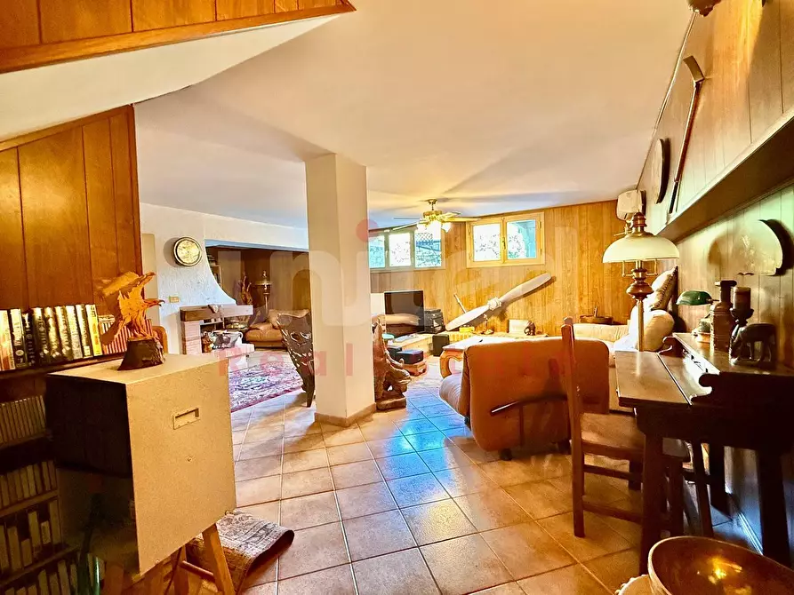 Immagine 11 di Villa in vendita  in Via Partenio Di Nicea a Roma