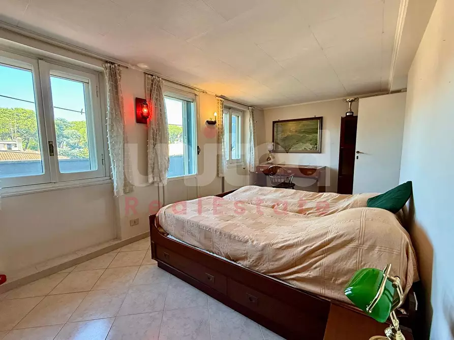 Immagine 24 di Villa in vendita  in Via Partenio Di Nicea a Roma