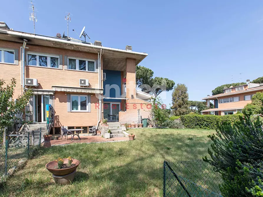 Immagine 28 di Villa in vendita  in Via Partenio Di Nicea a Roma