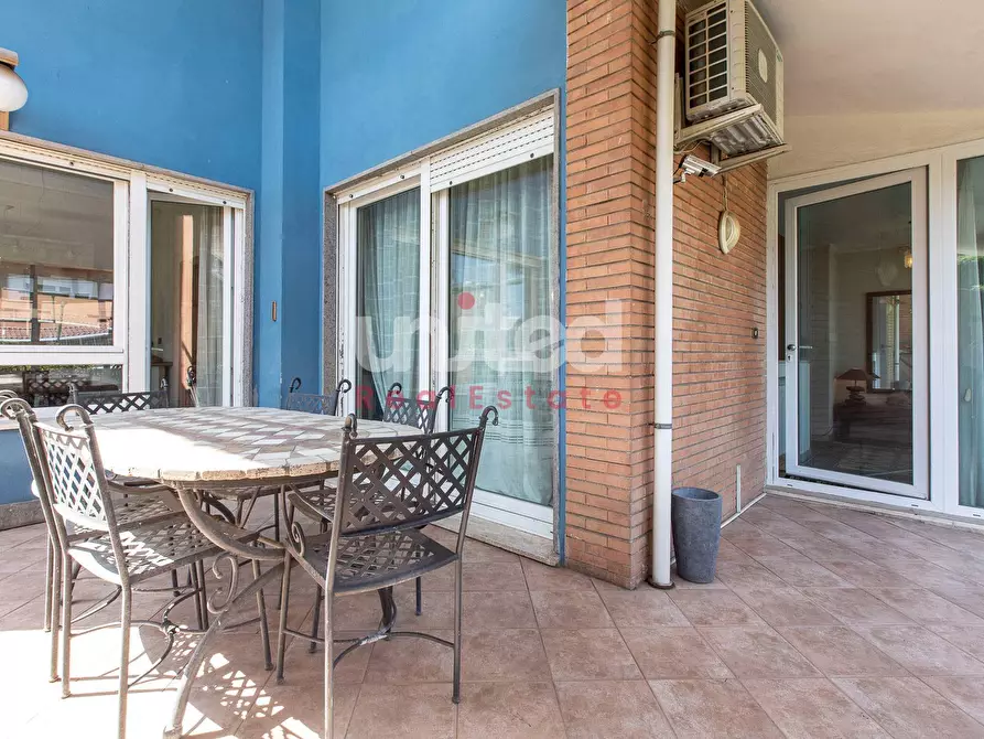 Immagine 3 di Villa in vendita  in Via Partenio Di Nicea a Roma