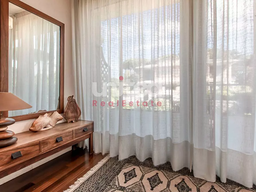 Immagine 5 di Villa in vendita  in Via Partenio Di Nicea a Roma