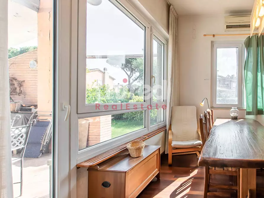 Immagine 12 di Villa in vendita  in Via Partenio Di Nicea a Roma