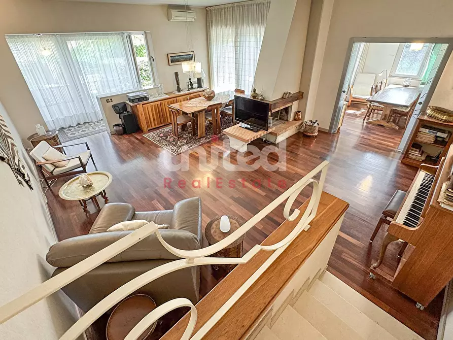 Immagine 14 di Villa in vendita  in Via Partenio Di Nicea a Roma