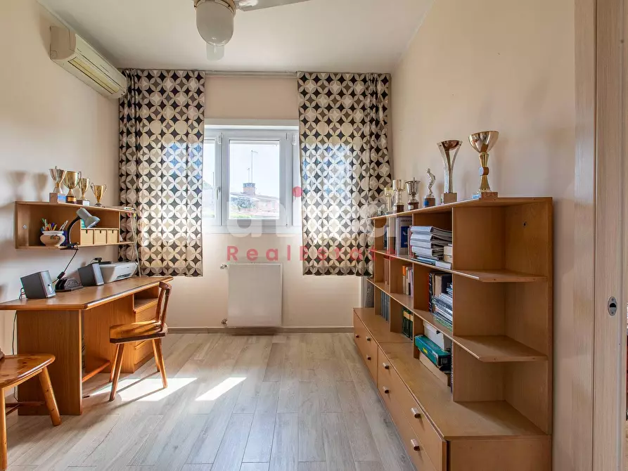 Immagine 18 di Villa in vendita  in Via Partenio Di Nicea a Roma