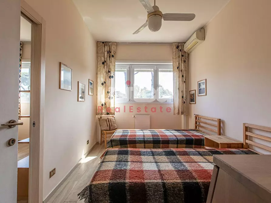Immagine 19 di Villa in vendita  in Via Partenio Di Nicea a Roma