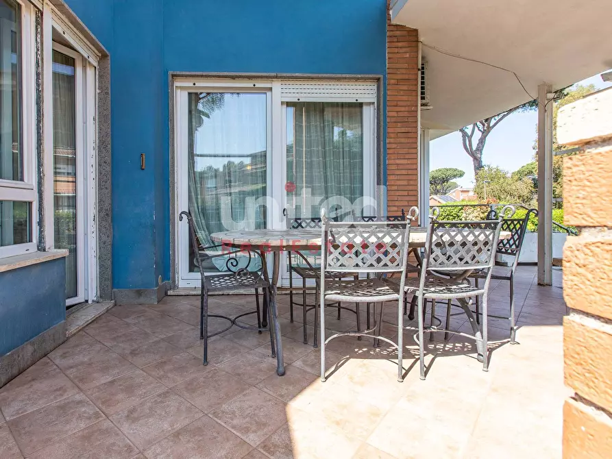 Immagine 10 di Villa in vendita  in Via Partenio Di Nicea a Roma
