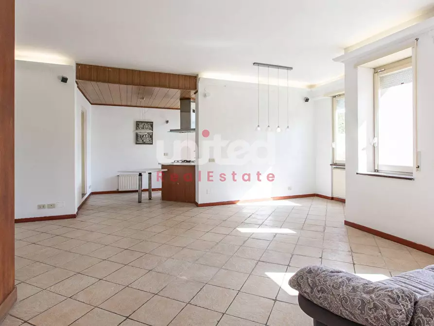 Immagine 6 di Villa in vendita  in Via Solone a Roma