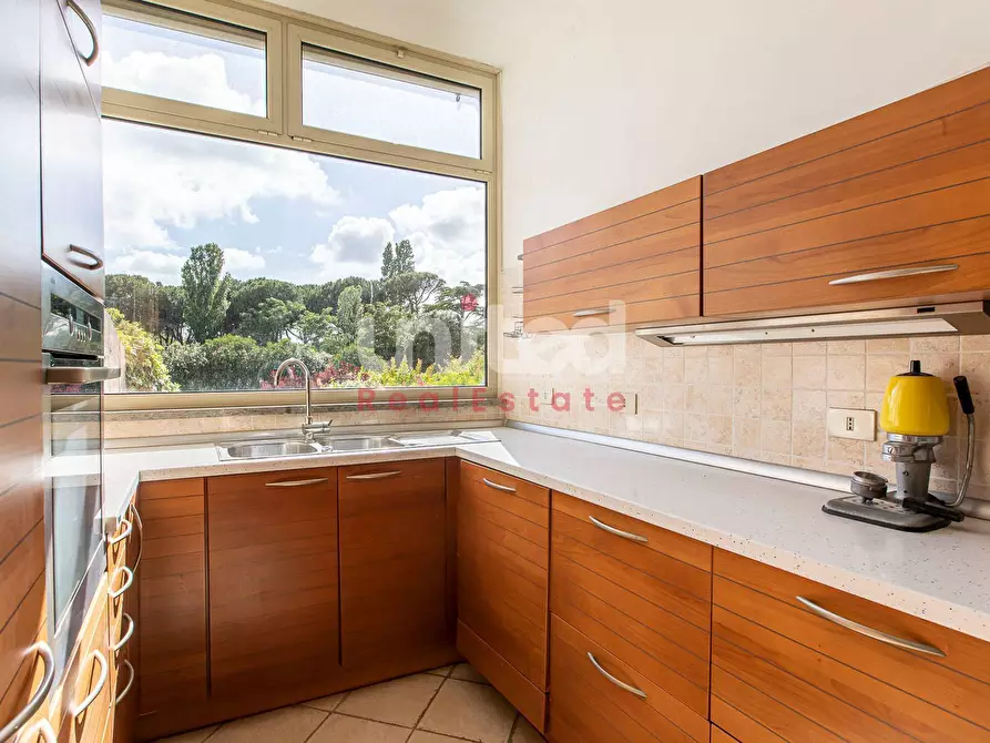 Immagine 9 di Villa in vendita  in Via Solone a Roma