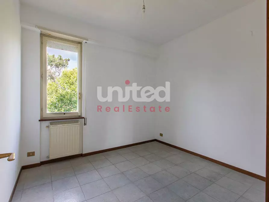 Immagine 15 di Villa in vendita  in Via Solone a Roma