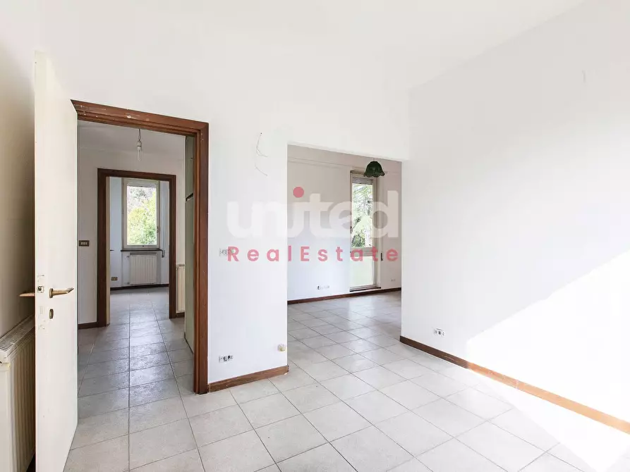 Immagine 19 di Villa in vendita  in Via Solone a Roma