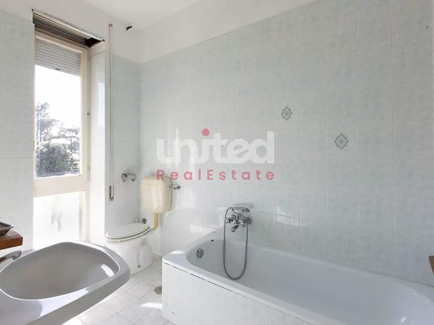 Immagine 20 di Villa in vendita  in Via Solone a Roma