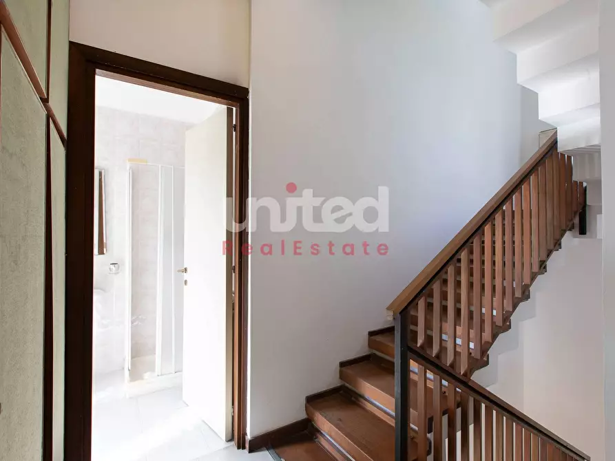 Immagine 22 di Villa in vendita  in Via Solone a Roma