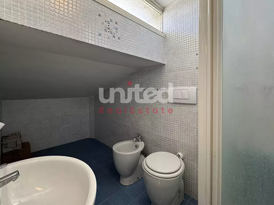 Immagine 24 di Villa in vendita  in Via Solone a Roma
