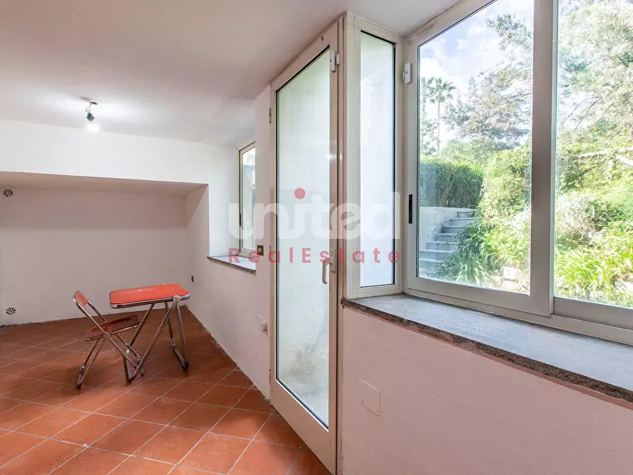 Immagine 28 di Villa in vendita  in Via Solone a Roma
