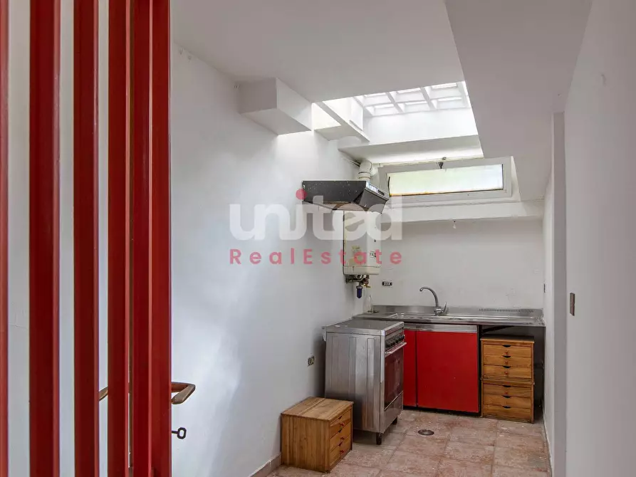 Immagine 29 di Villa in vendita  in Via Solone a Roma