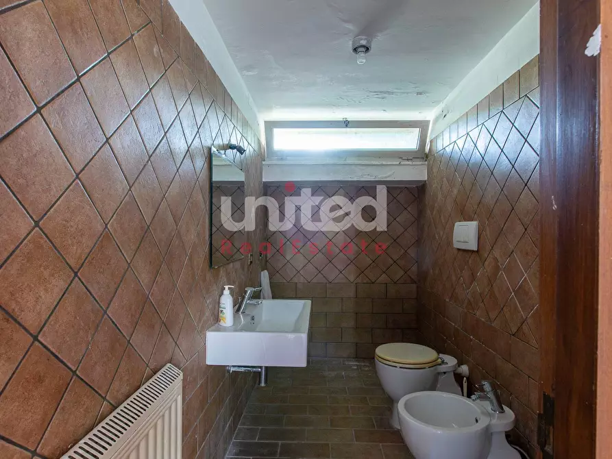 Immagine 32 di Villa in vendita  in Via Solone a Roma