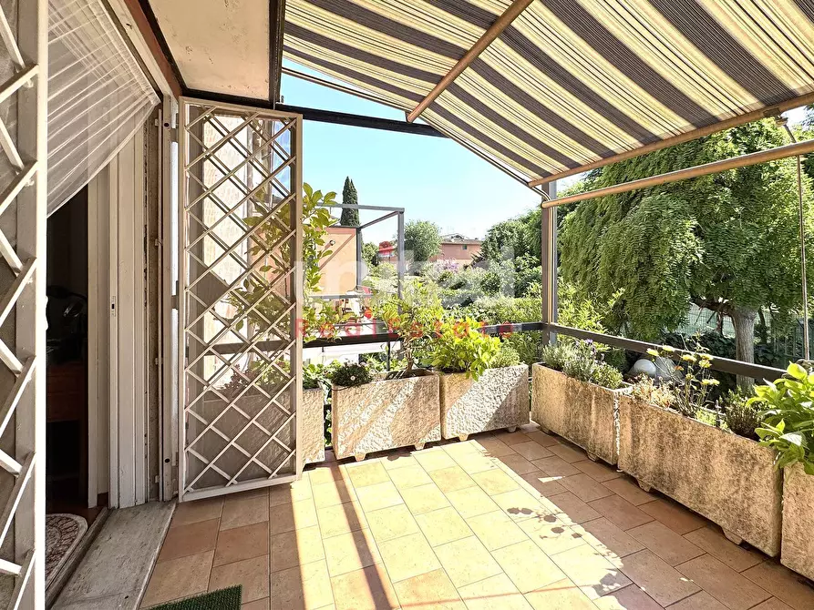 Immagine 14 di Villa in vendita  in Viale Gorgia Di Leontini 330 a Roma