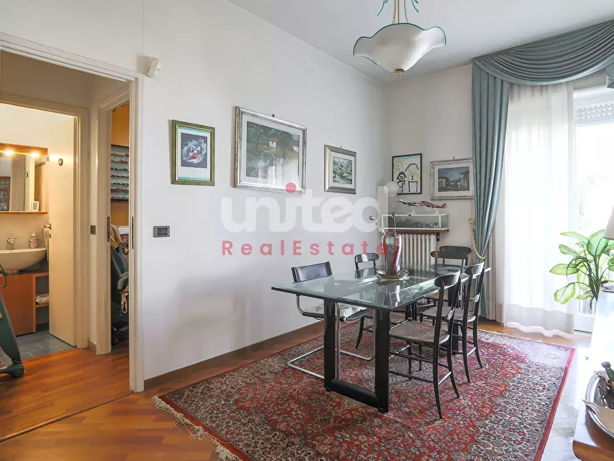 Immagine 17 di Villa in vendita  in Viale Gorgia Di Leontini 330 a Roma