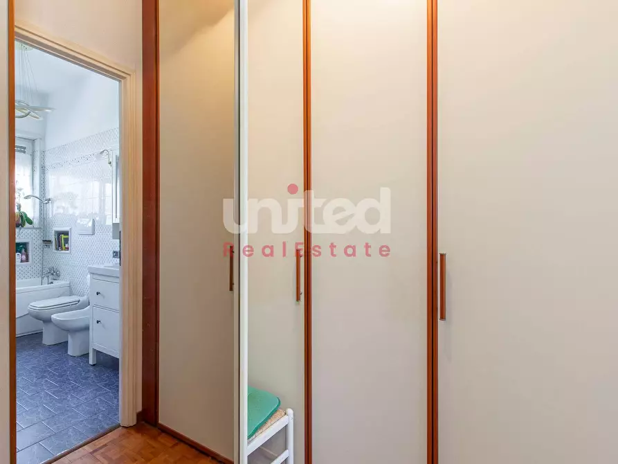 Immagine 24 di Villa in vendita  in Viale Gorgia Di Leontini 330 a Roma