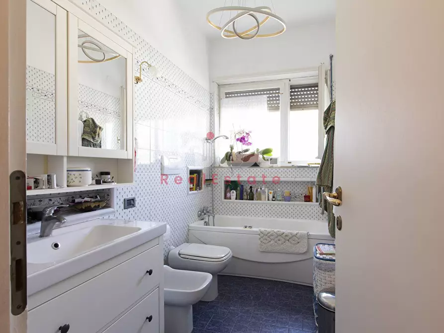 Immagine 25 di Villa in vendita  in Viale Gorgia Di Leontini 330 a Roma