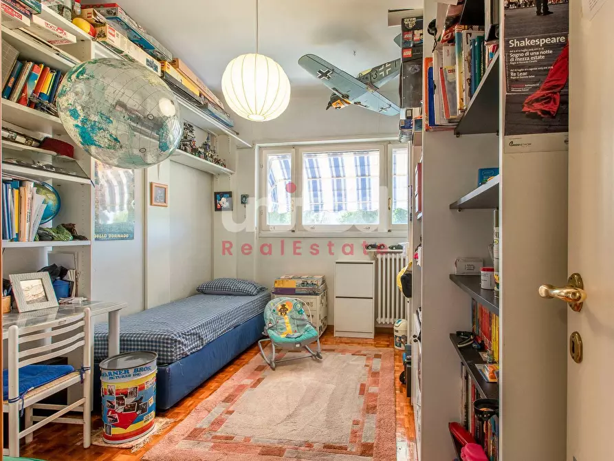 Immagine 26 di Villa in vendita  in Viale Gorgia Di Leontini 330 a Roma