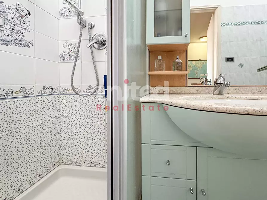Immagine 31 di Villa in vendita  in Viale Gorgia Di Leontini 330 a Roma
