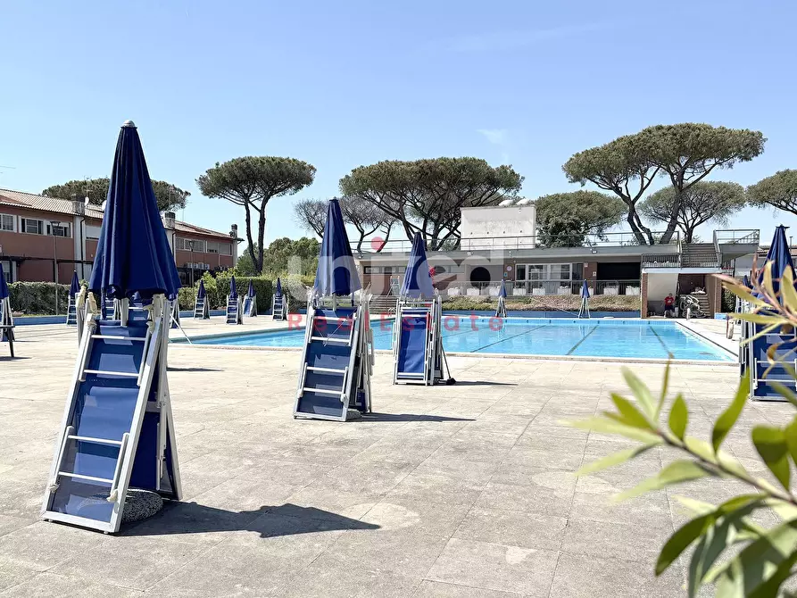 Immagine 33 di Villa in vendita  in Viale Gorgia Di Leontini 330 a Roma