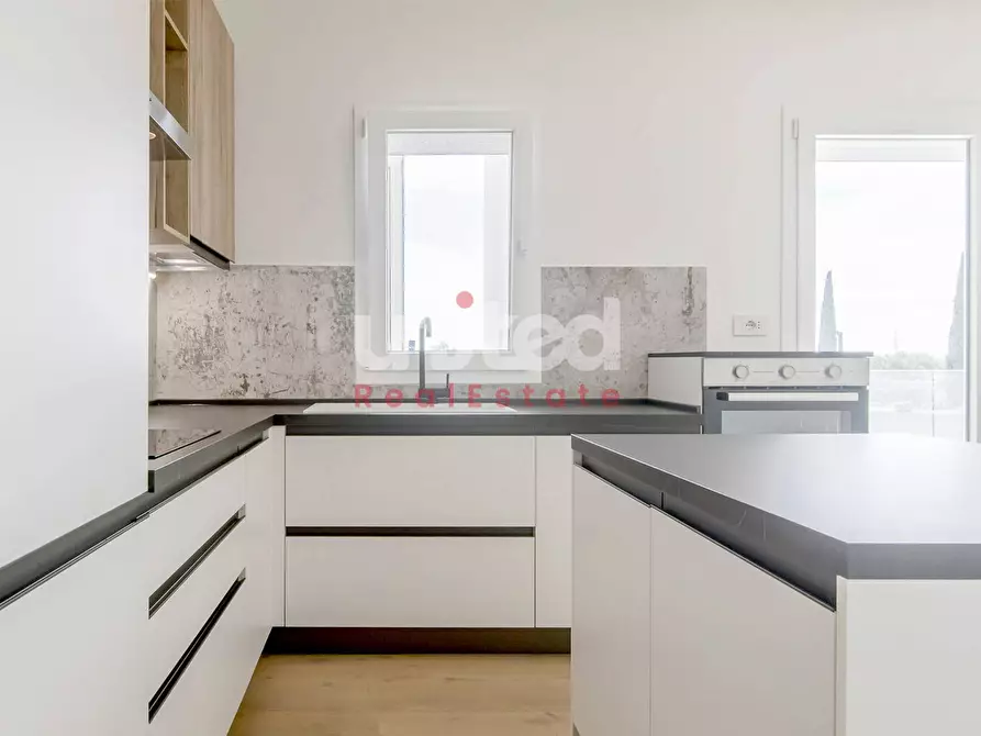 Immagine 5 di Appartamento in affitto  in Via Pietro Sartoris a Roma