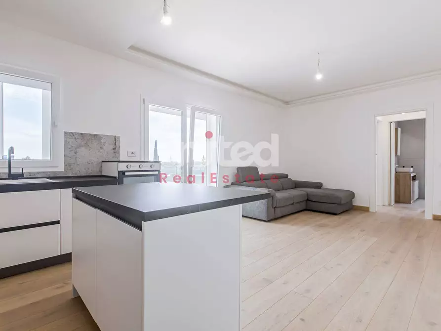 Immagine 1 di Appartamento in affitto  in Via Pietro Sartoris a Roma