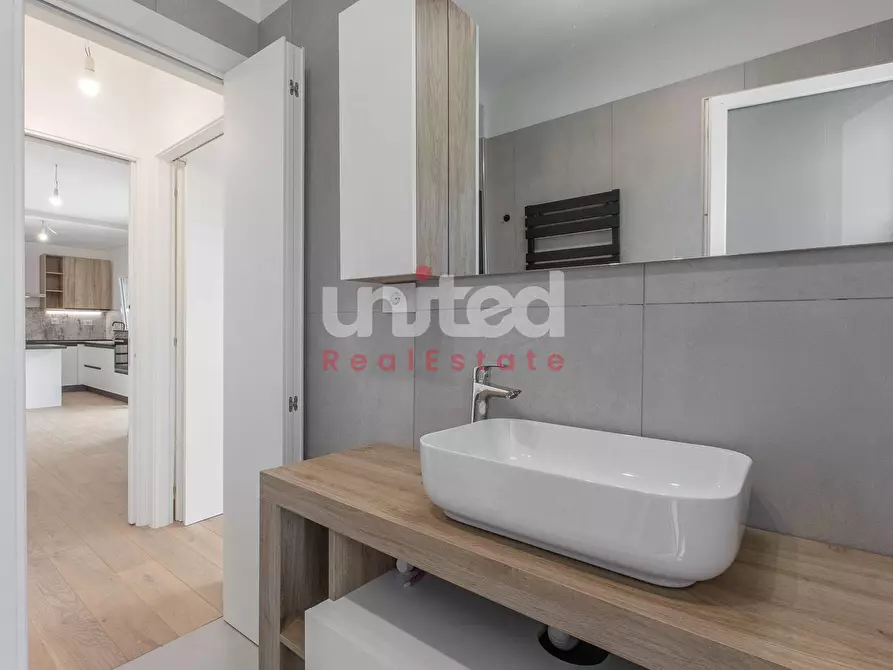 Immagine 21 di Appartamento in affitto  in Via Pietro Sartoris a Roma