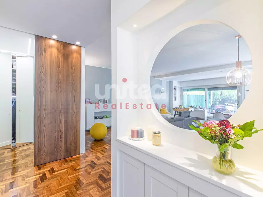 Immagine 4 di Appartamento in vendita  in via di casalpalocco 126 a Roma