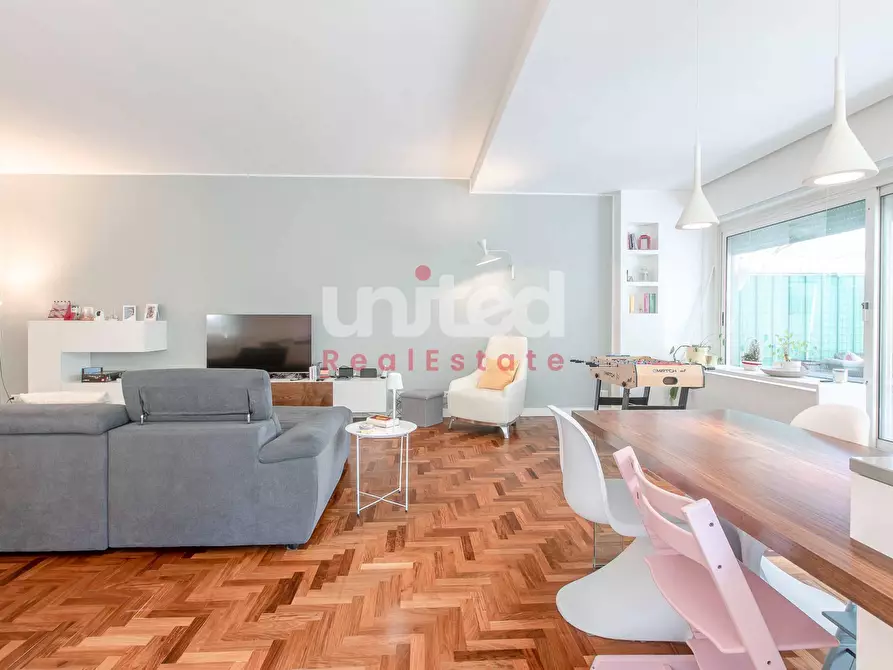 Immagine 6 di Appartamento in vendita  in via di casalpalocco 126 a Roma