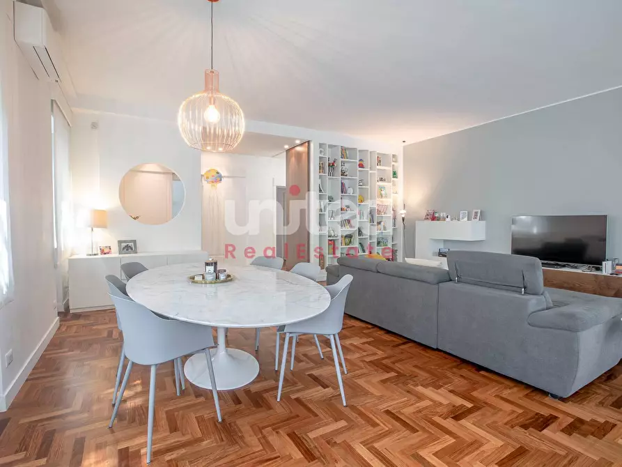Immagine 8 di Appartamento in vendita  in via di casalpalocco 126 a Roma