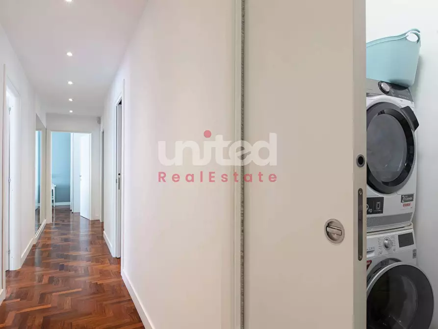 Immagine 17 di Appartamento in vendita  in via di casalpalocco 126 a Roma