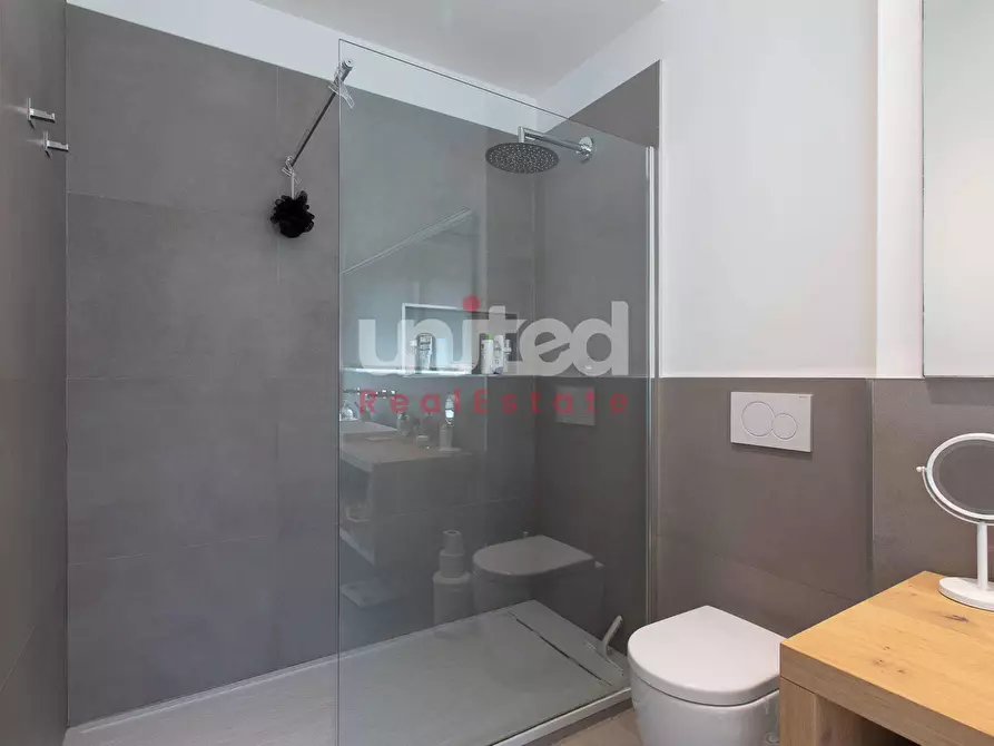 Immagine 26 di Appartamento in vendita  in via di casalpalocco 126 a Roma
