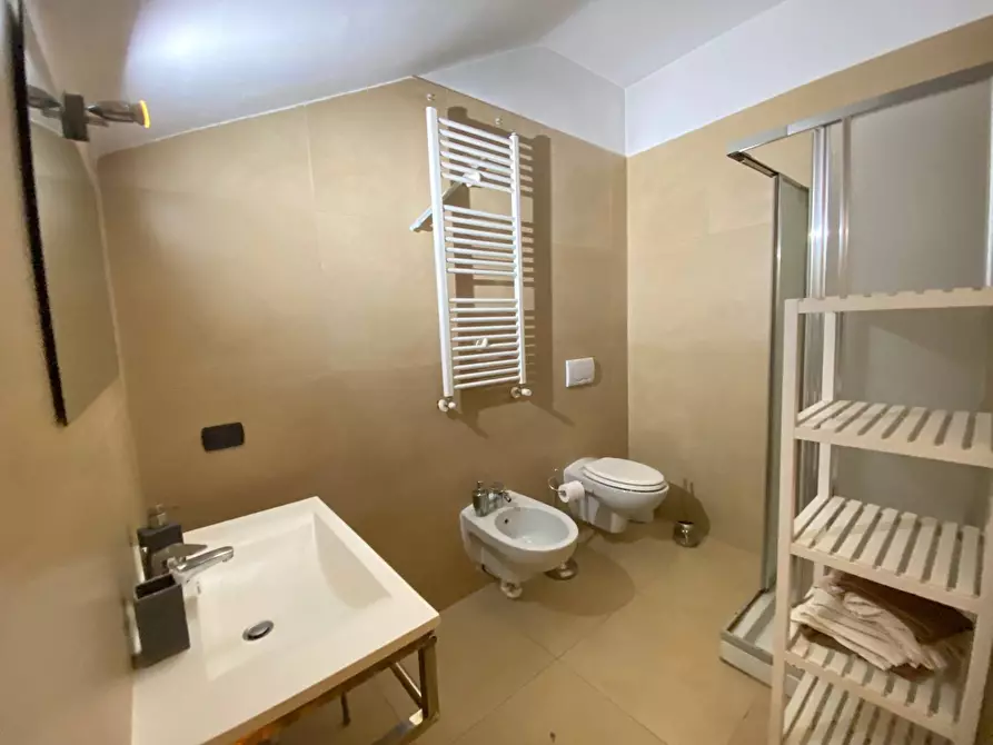 Immagine 23 di Appartamento in affitto  in Alzaia Naviglio Pavese a Milano