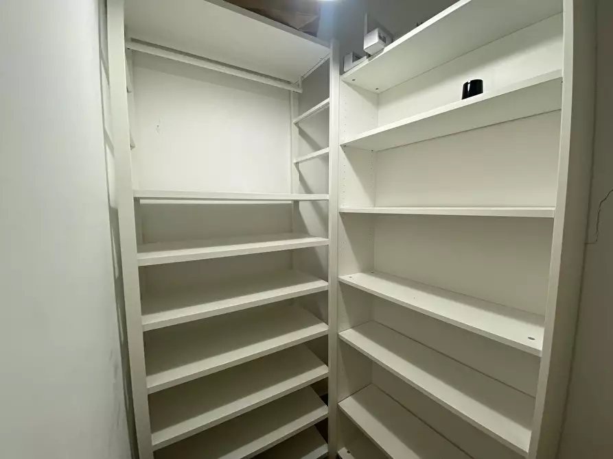 Immagine 27 di Appartamento in affitto  in Alzaia Naviglio Pavese a Milano