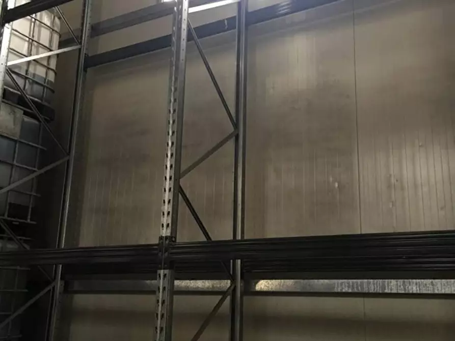 Immagine 2 di Locale commerciale in affitto  in Viale Regione Siciliana 3744 a Palermo