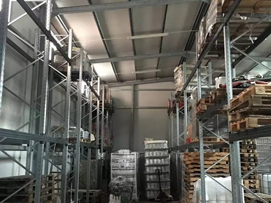 Immagine 6 di Locale commerciale in affitto  in Viale Regione Siciliana 3744 a Palermo