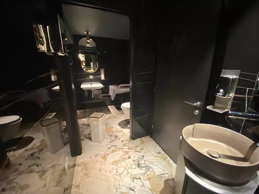 Immagine 9 di Locale commerciale in affitto  in Corso Buenos Aires a Milano