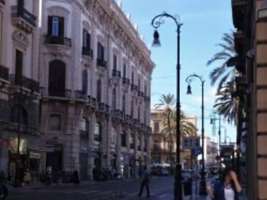 Immagine 5 di Attività commerciale in affitto  in Via Teatro Santa Cecilia a Palermo