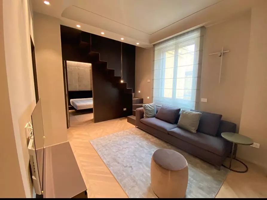 Immagine 1 di Appartamento in affitto  in Via Dei Piatti a Milano